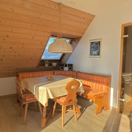 Haus Berghof Moselpanorama Daire *